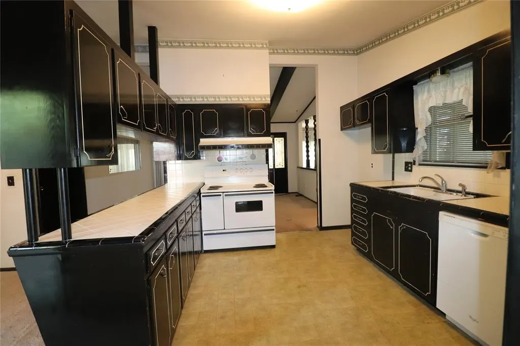 Photo 9 — 4229 NW 57th Street, Oklahoma City, OK 73112