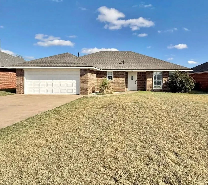 Front exterior — 1512 Sommerset Place, Altus, OK 73521