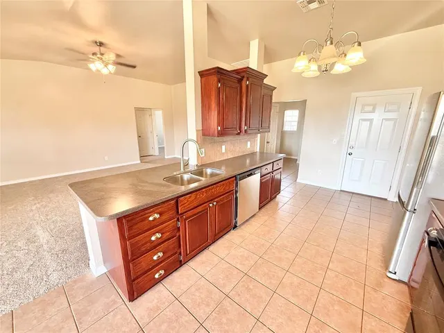 Photo 6 — 1512 Sommerset Place, Altus, OK 73521
