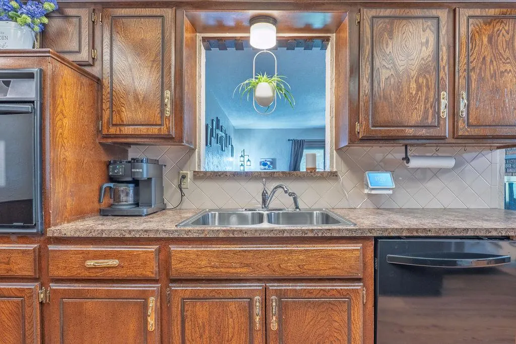 Photo 10 — 29 Sequoyah Boulevard, Shawnee, OK 74801