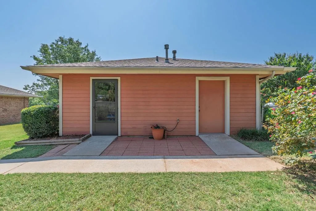 Photo 42 — 29 Sequoyah Boulevard, Shawnee, OK 74801