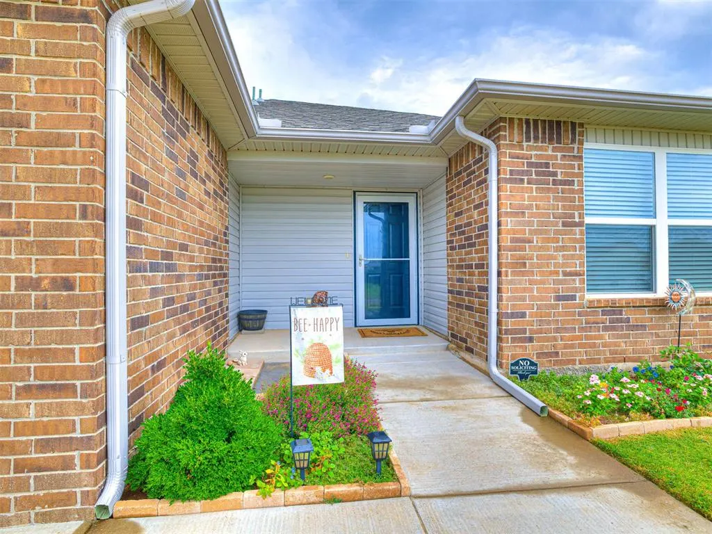 Photo 3 — 11012 NW 94th Street, Yukon, OK 73099