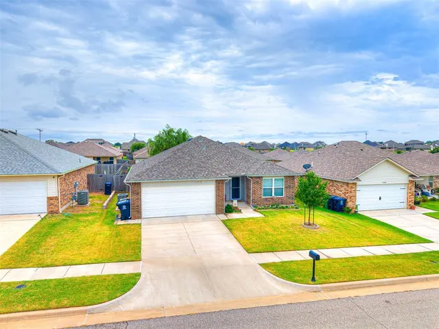 Photo 6 — 11012 NW 94th Street, Yukon, OK 73099