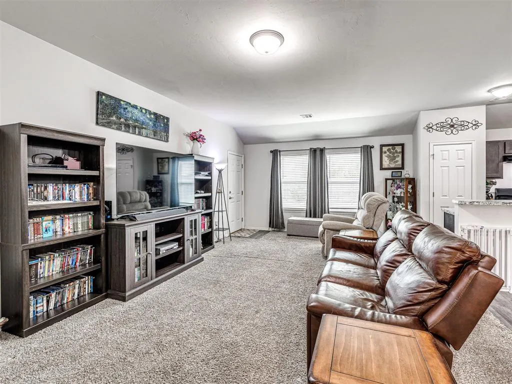 Photo 10 — 11012 NW 94th Street, Yukon, OK 73099