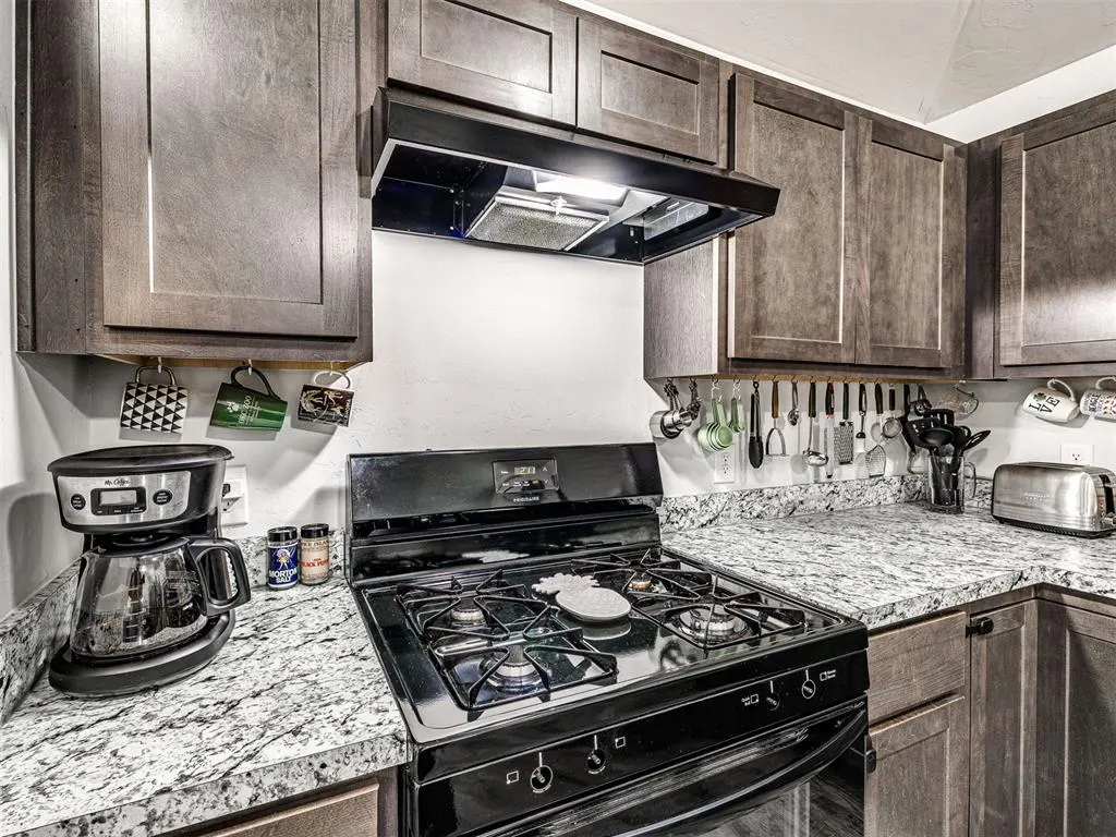 Photo 19 — 11012 NW 94th Street, Yukon, OK 73099
