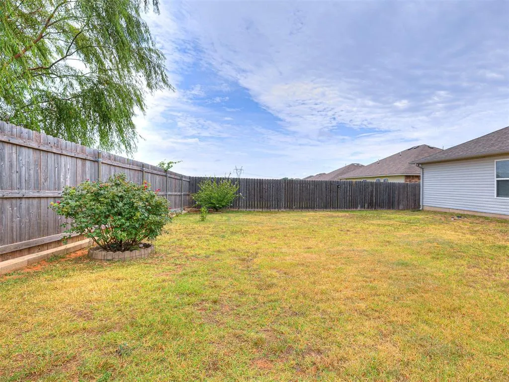 Photo 38 — 11012 NW 94th Street, Yukon, OK 73099