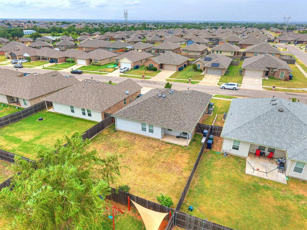 Photo 40 — 11012 NW 94th Street, Yukon, OK 73099