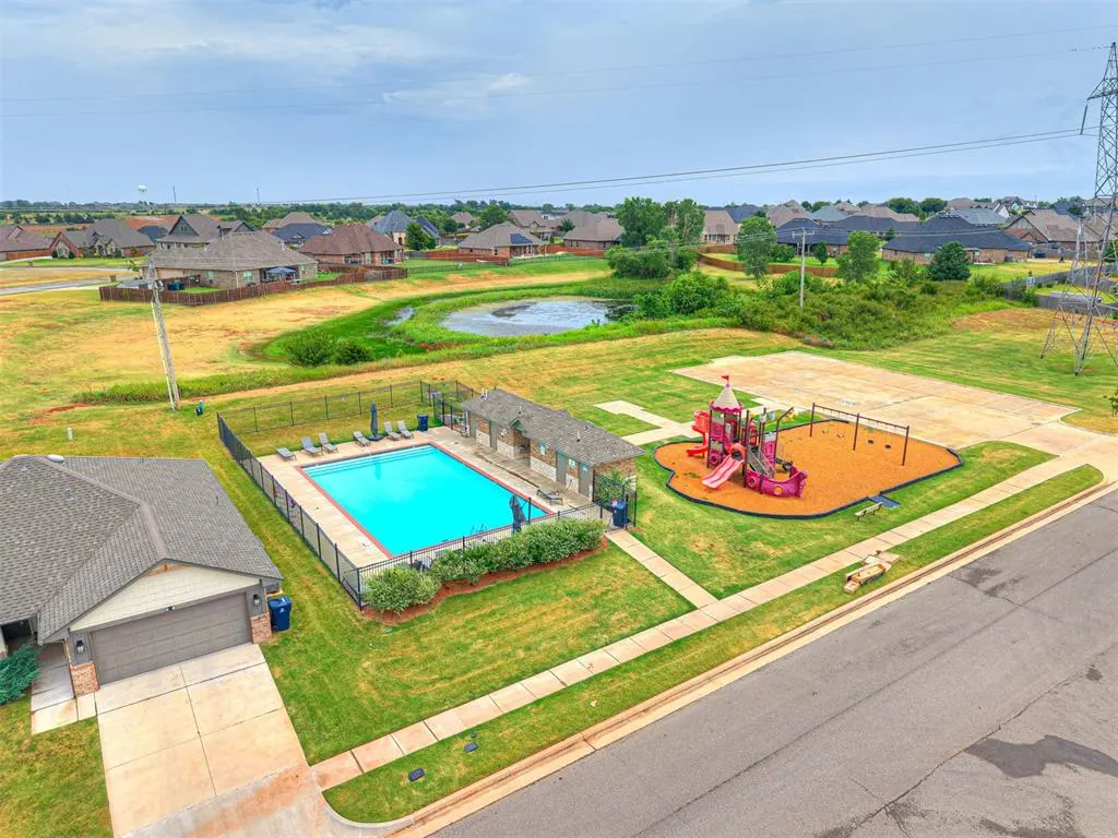 Photo 43 — 11012 NW 94th Street, Yukon, OK 73099