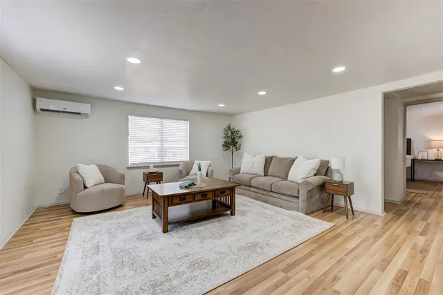 Photo 3 — 320 S Pine Street, Guthrie, OK 73044