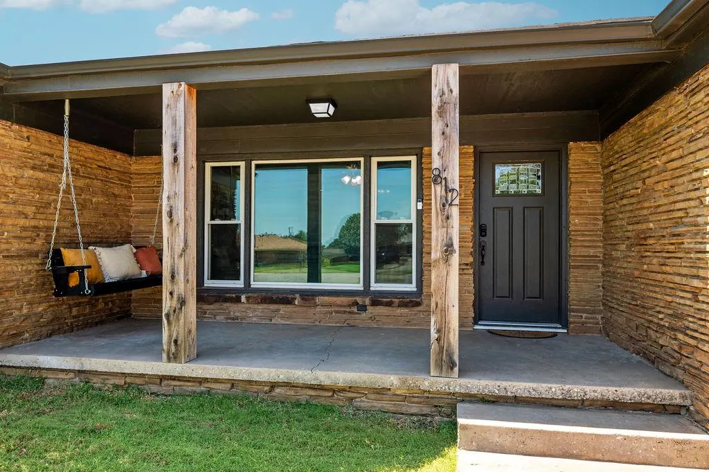 Photo 4 — 812 Allison Place, El Reno, OK 73036