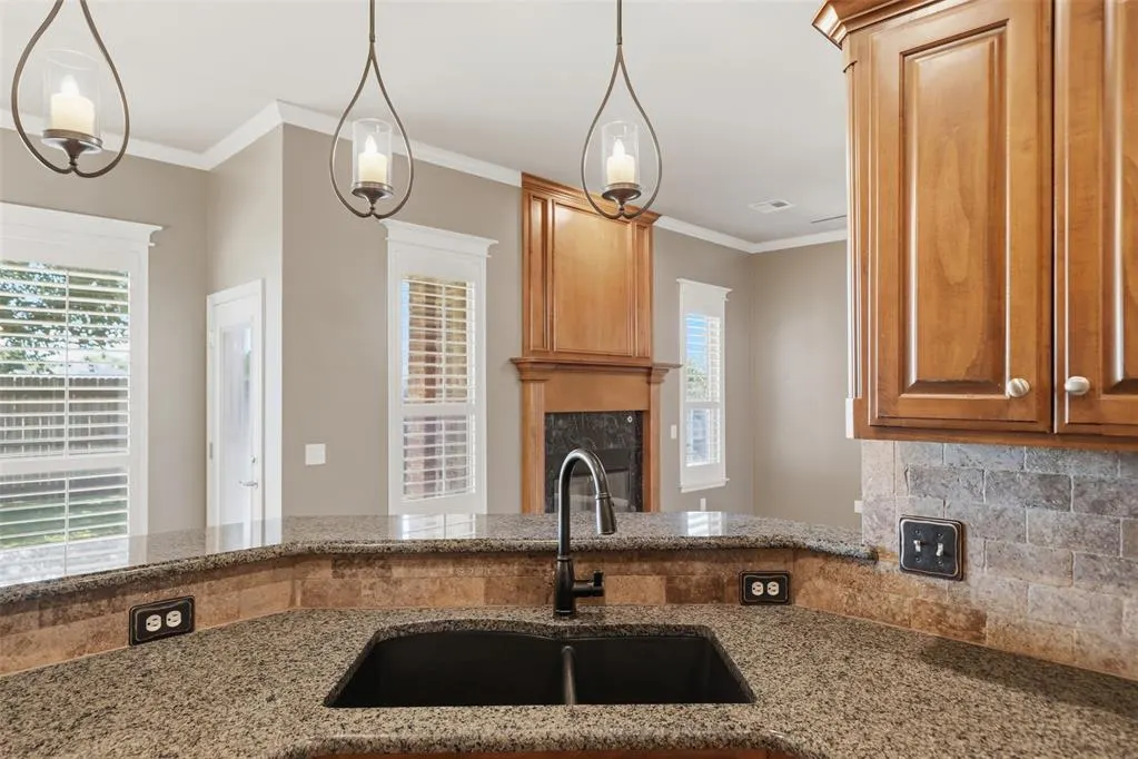 Photo 13 — 10716 NW 37th Street, Yukon, OK 73099