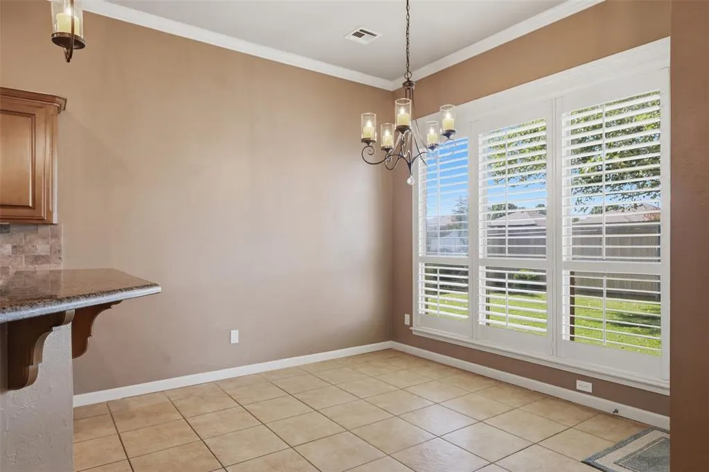 Photo 15 — 10716 NW 37th Street, Yukon, OK 73099