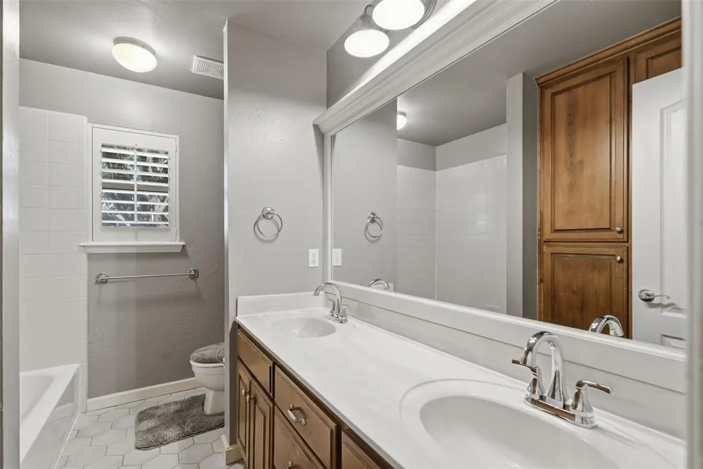 Photo 26 — 10716 NW 37th Street, Yukon, OK 73099