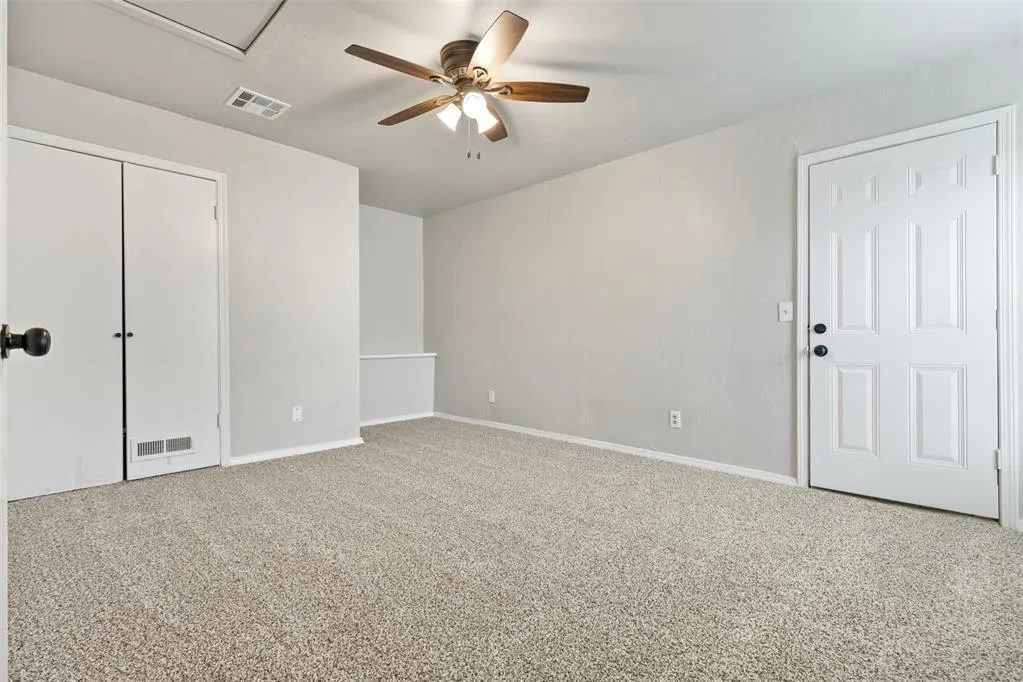 Photo 4 — 1729 Gladstone Terrace, Oklahoma City, OK 73120
