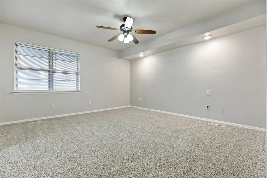 Photo 12 — 1729 Gladstone Terrace, Oklahoma City, OK 73120