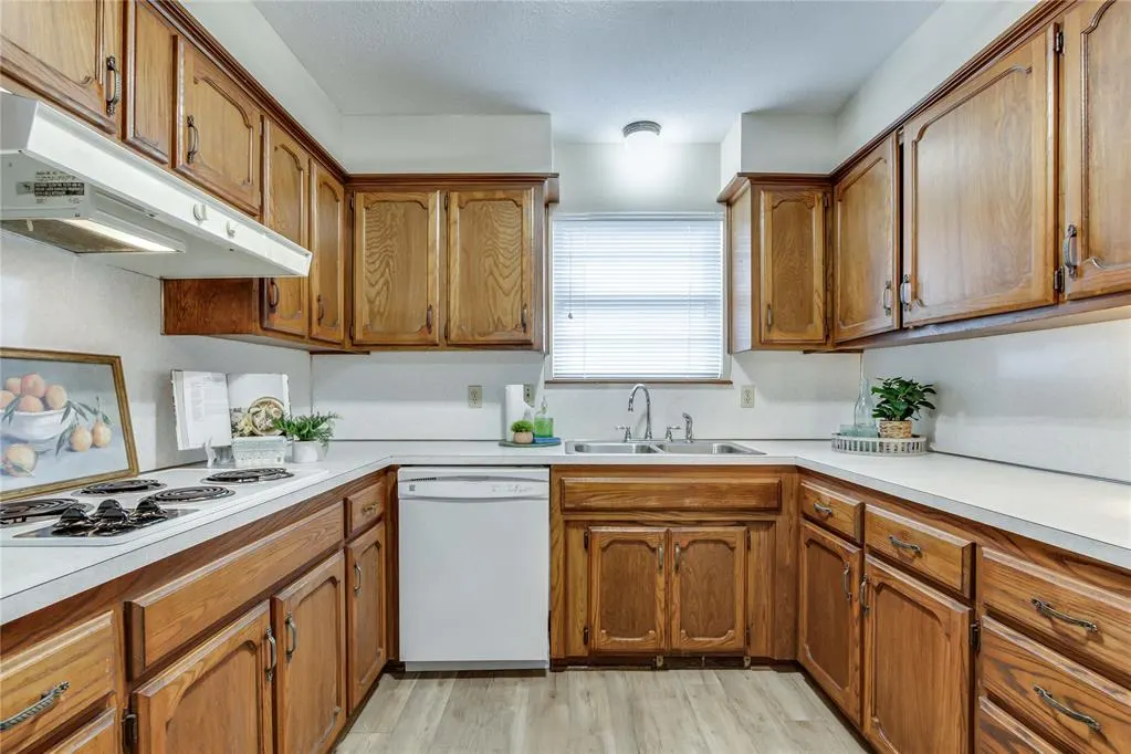 Photo 13 — 7709 NW 31st Street, Bethany, OK 73008