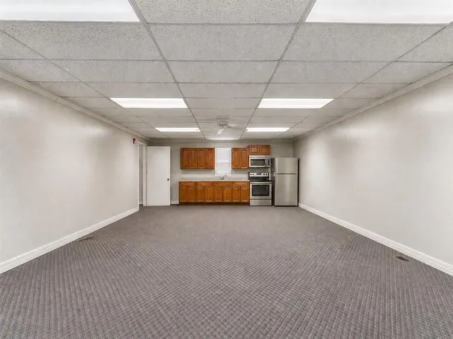 Photo 7 — 809 SW 4th Street, Moore, OK 73160