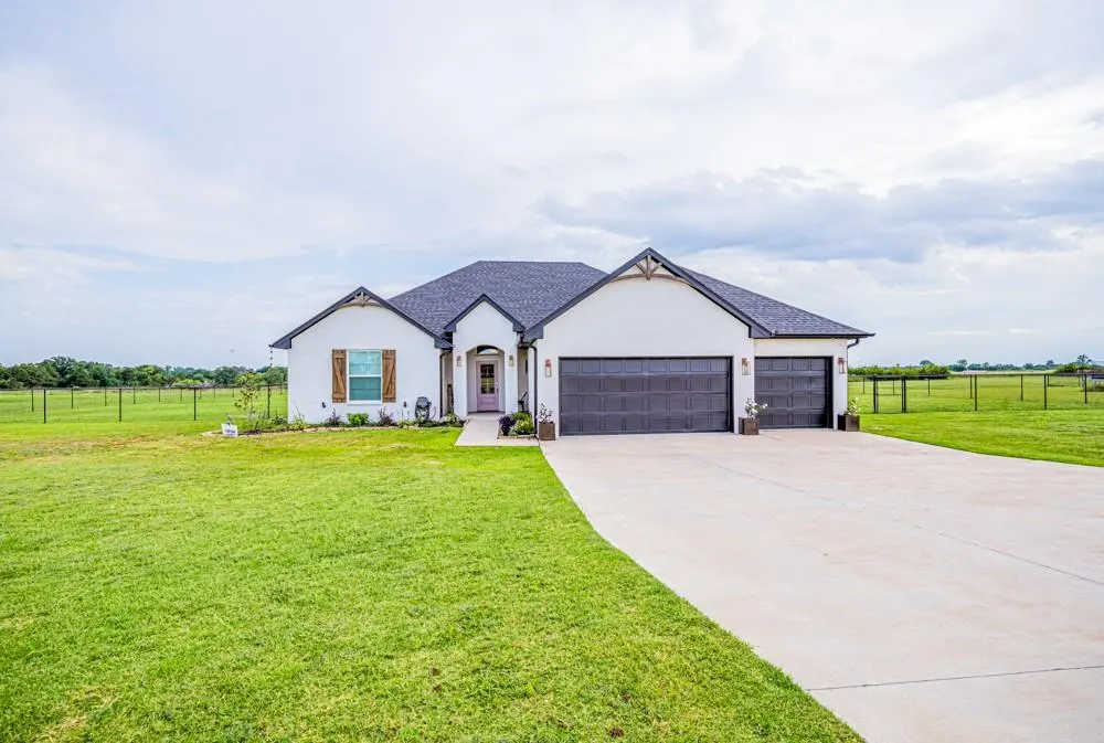 Front exterior — 1807 W Forest Ridge, Stillwater, OK 74074