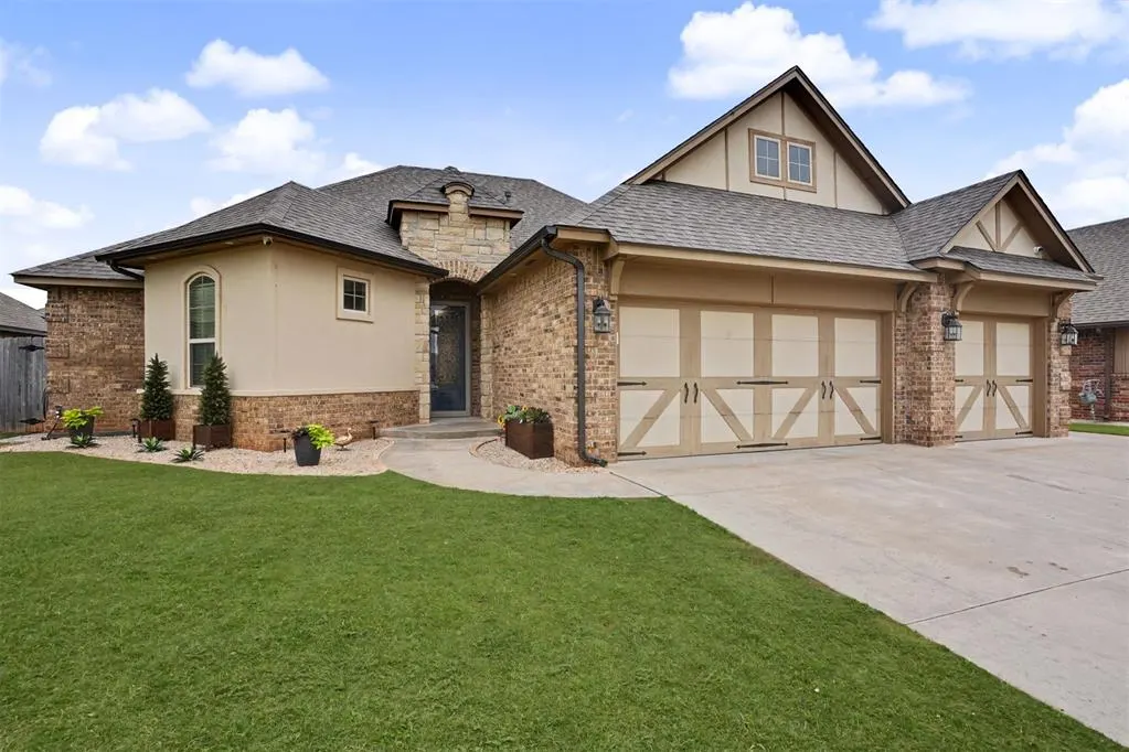 Front exterior — 4600 Kentucky Ridge Drive, Mustang, OK 73064