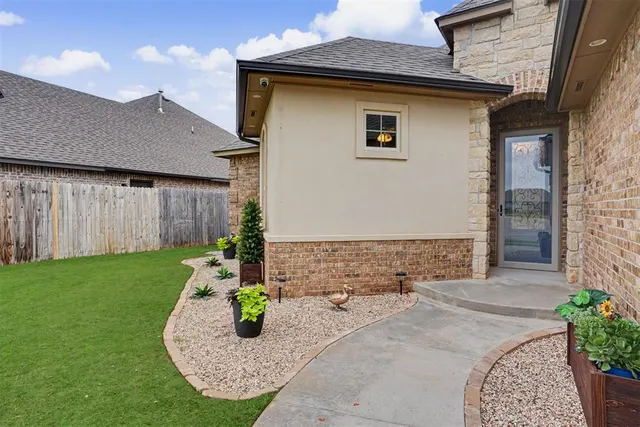 Photo 5 — 4600 Kentucky Ridge Drive, Mustang, OK 73064