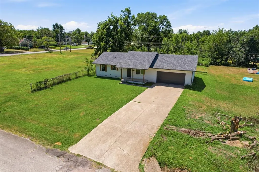 Photo 3 — 508 E Washington Street, Tecumseh, OK 74873