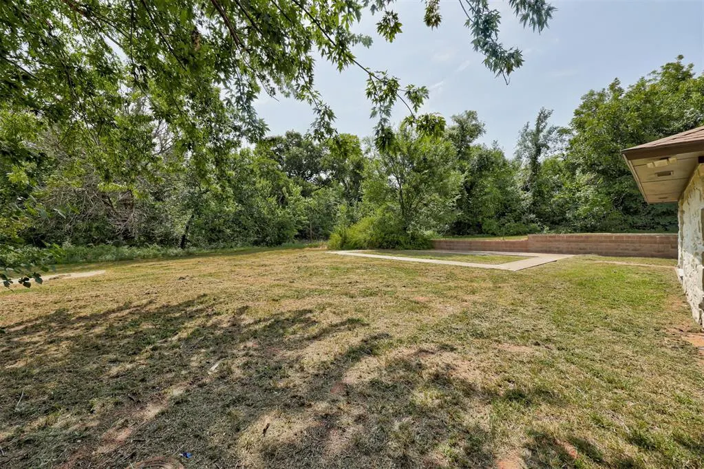 Photo 35 — 1002 S Pine Street, Guthrie, OK 73044