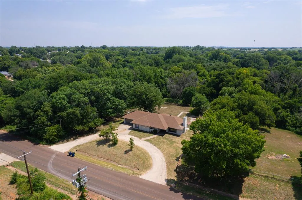 Photo 37 — 1002 S Pine Street, Guthrie, OK 73044