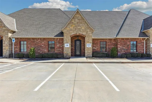 Front exterior — 2616 Covell Village Drive 120, Edmond, OK 73003