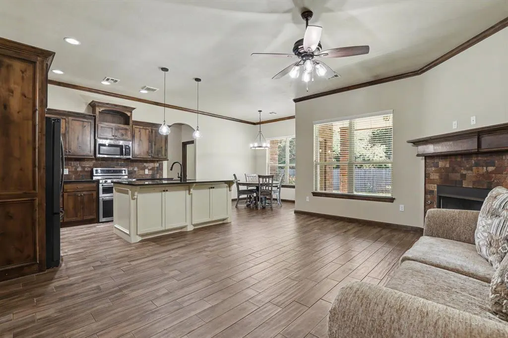 Photo 9 — 1022 Fox Run Lane, Blanchard, OK 73010