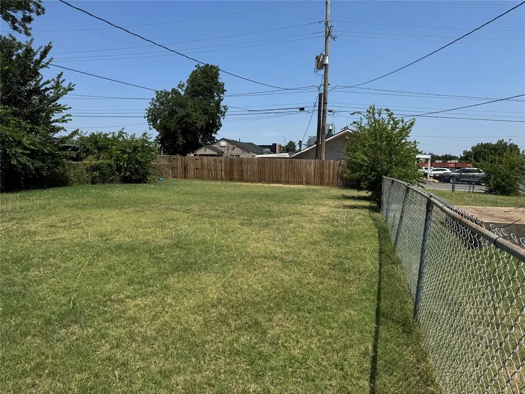 Photo 2 — 1507 SW A Avenue, Lawton, OK 73501