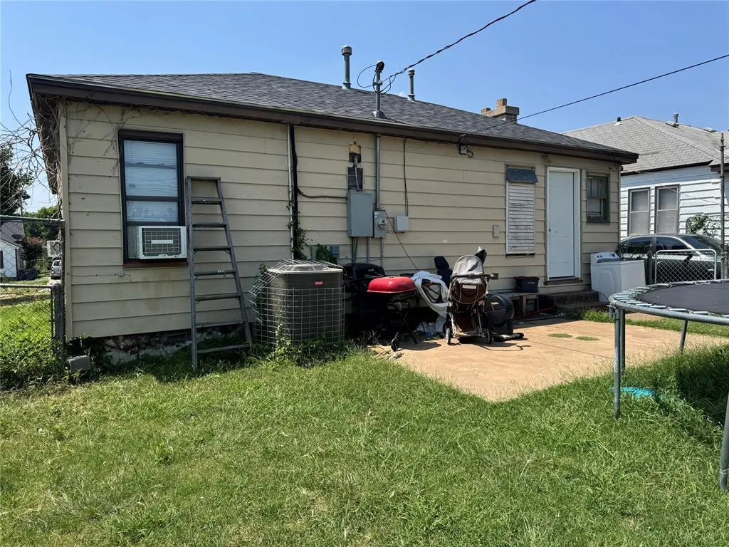 Photo 26 — 1507 SW A Avenue, Lawton, OK 73501