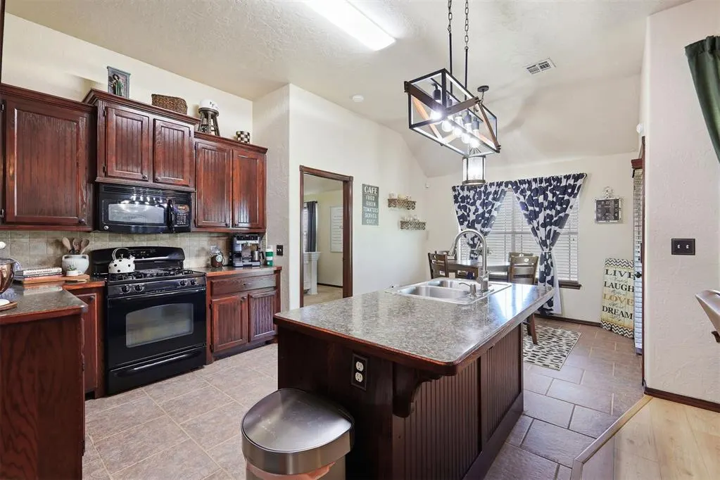 Photo 3 — 3304 Paul Drive, Oklahoma City, OK 73160