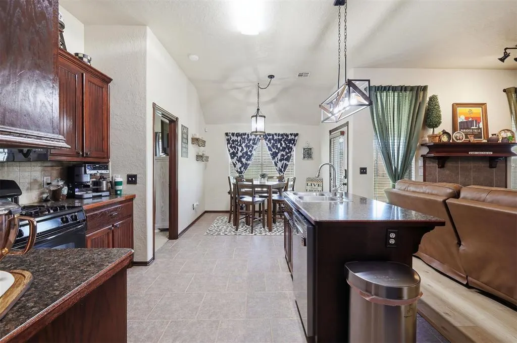 Photo 4 — 3304 Paul Drive, Oklahoma City, OK 73160