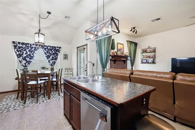 Photo 6 — 3304 Paul Drive, Oklahoma City, OK 73160