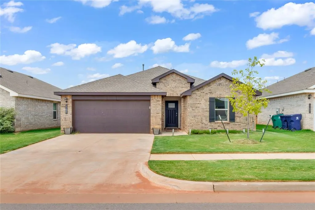 Photo 2 — 11605 SW 27th Street, Yukon, OK 73099