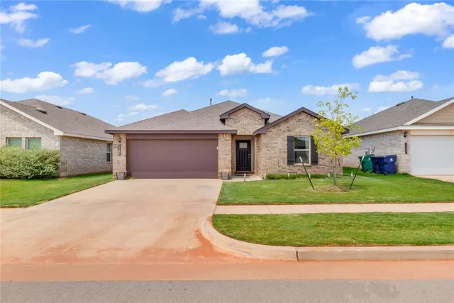 Photo 3 — 11605 SW 27th Street, Yukon, OK 73099