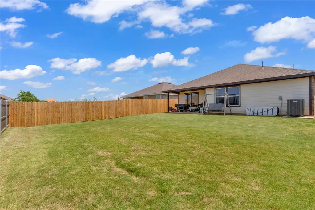 Photo 32 — 11605 SW 27th Street, Yukon, OK 73099