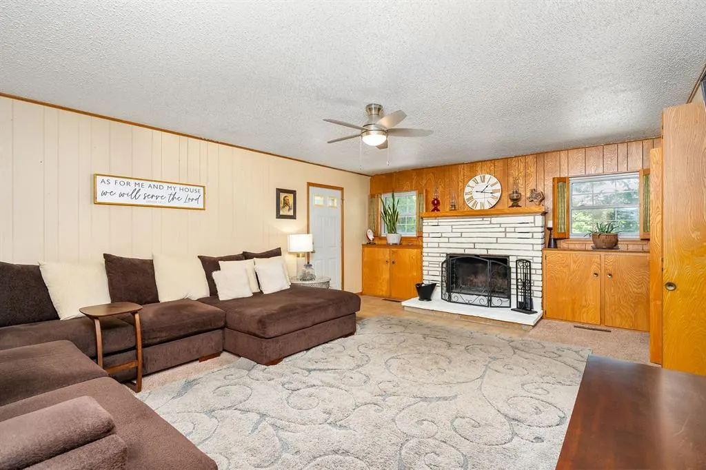Photo 4 — 319 S Main Street, McLoud, OK 74851