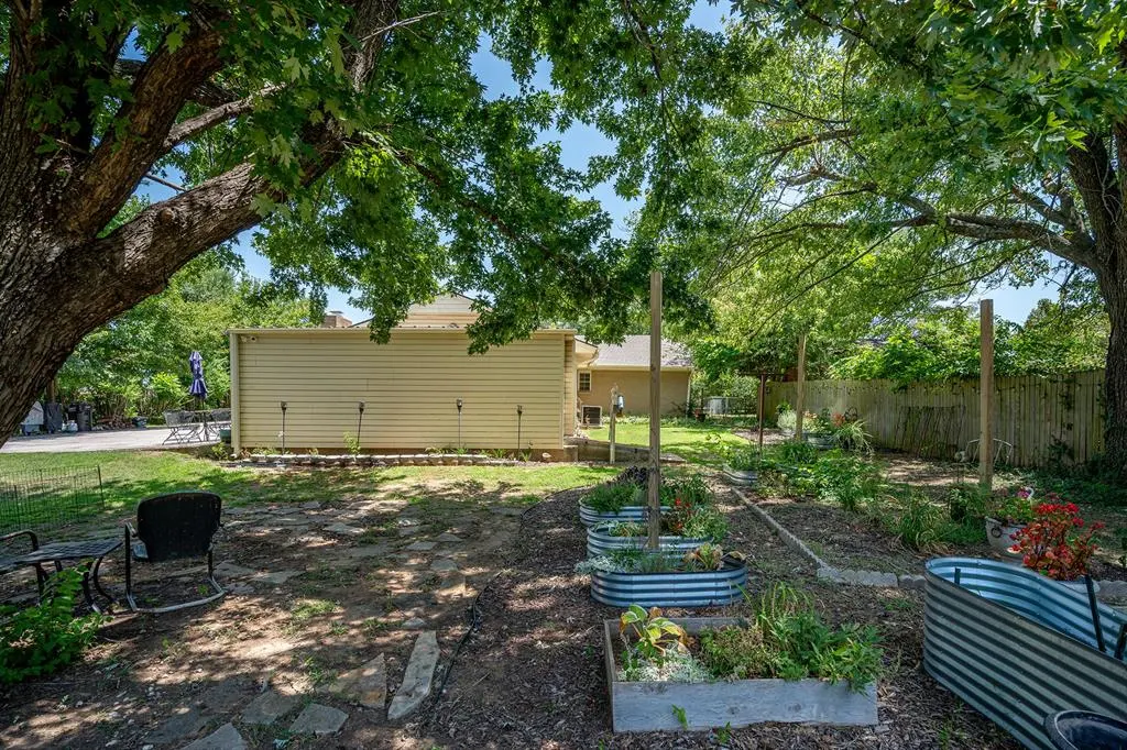 Photo 32 — 319 S Main Street, McLoud, OK 74851