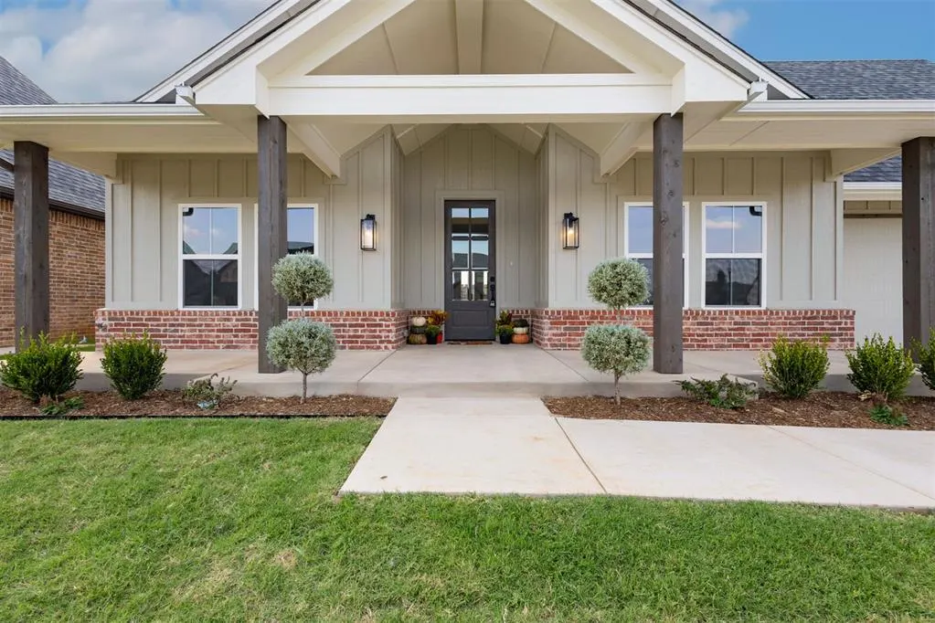 Photo 2 — 12809 Cobblestone Curve Road, Oklahoma City, OK 73142