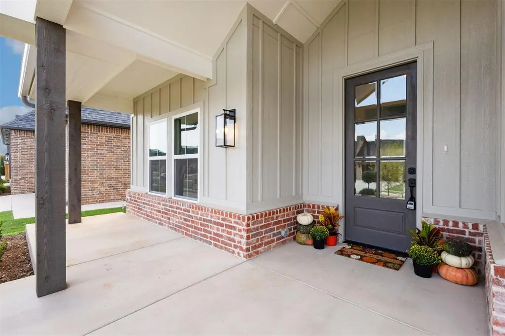 Photo 3 — 12809 Cobblestone Curve Road, Oklahoma City, OK 73142