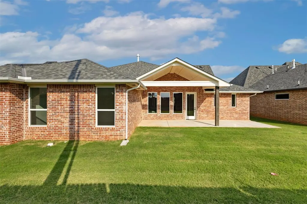 Photo 33 — 12809 Cobblestone Curve Road, Oklahoma City, OK 73142