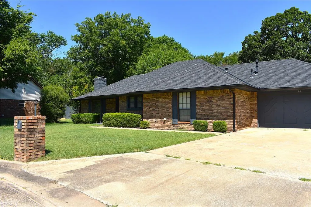 Photo 4 — 2449 Whispering Oak Drive, Seminole, OK 74868