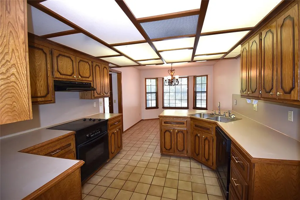 Photo 9 — 2449 Whispering Oak Drive, Seminole, OK 74868