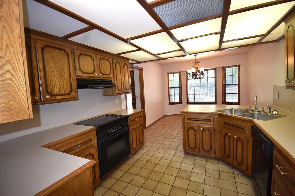 Photo 10 — 2449 Whispering Oak Drive, Seminole, OK 74868