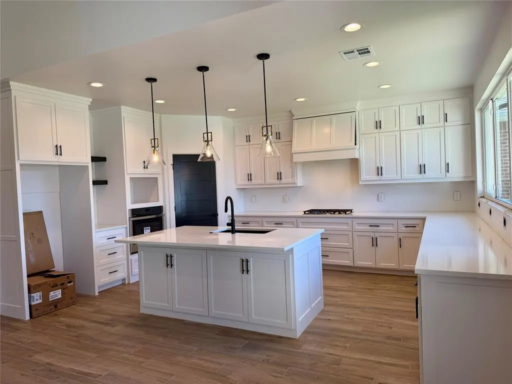 Photo 4 — 12813 Cobblestone Curve Road, Oklahoma City, OK 73142