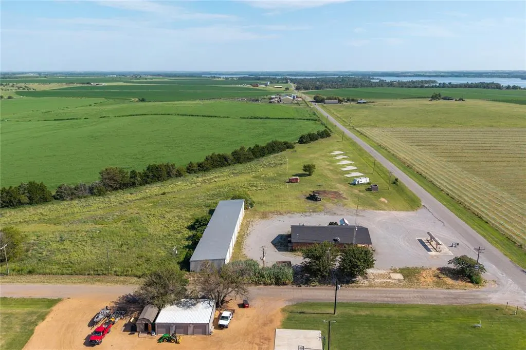 Photo 2 — 28198 County Street 2530, Fort Cobb, OK 73038