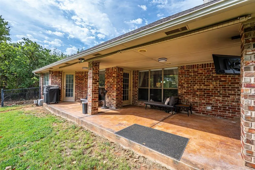 Photo 4 — 139 Tulip Trail, Edmond, OK 73025