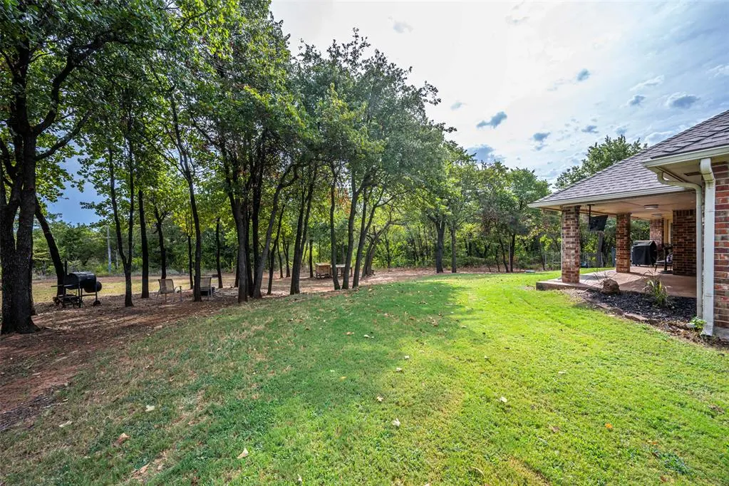Photo 6 — 139 Tulip Trail, Edmond, OK 73025