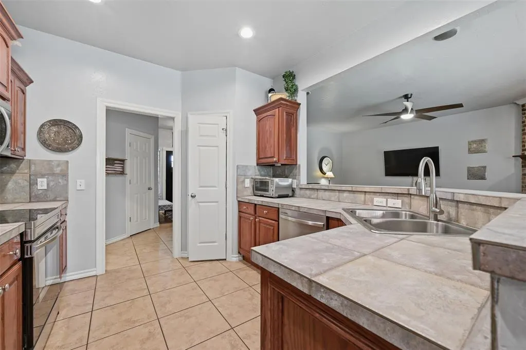 Photo 15 — 139 Tulip Trail, Edmond, OK 73025